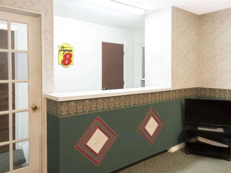 Super 8 By Wyndham Taylorville Il Bagian luar foto