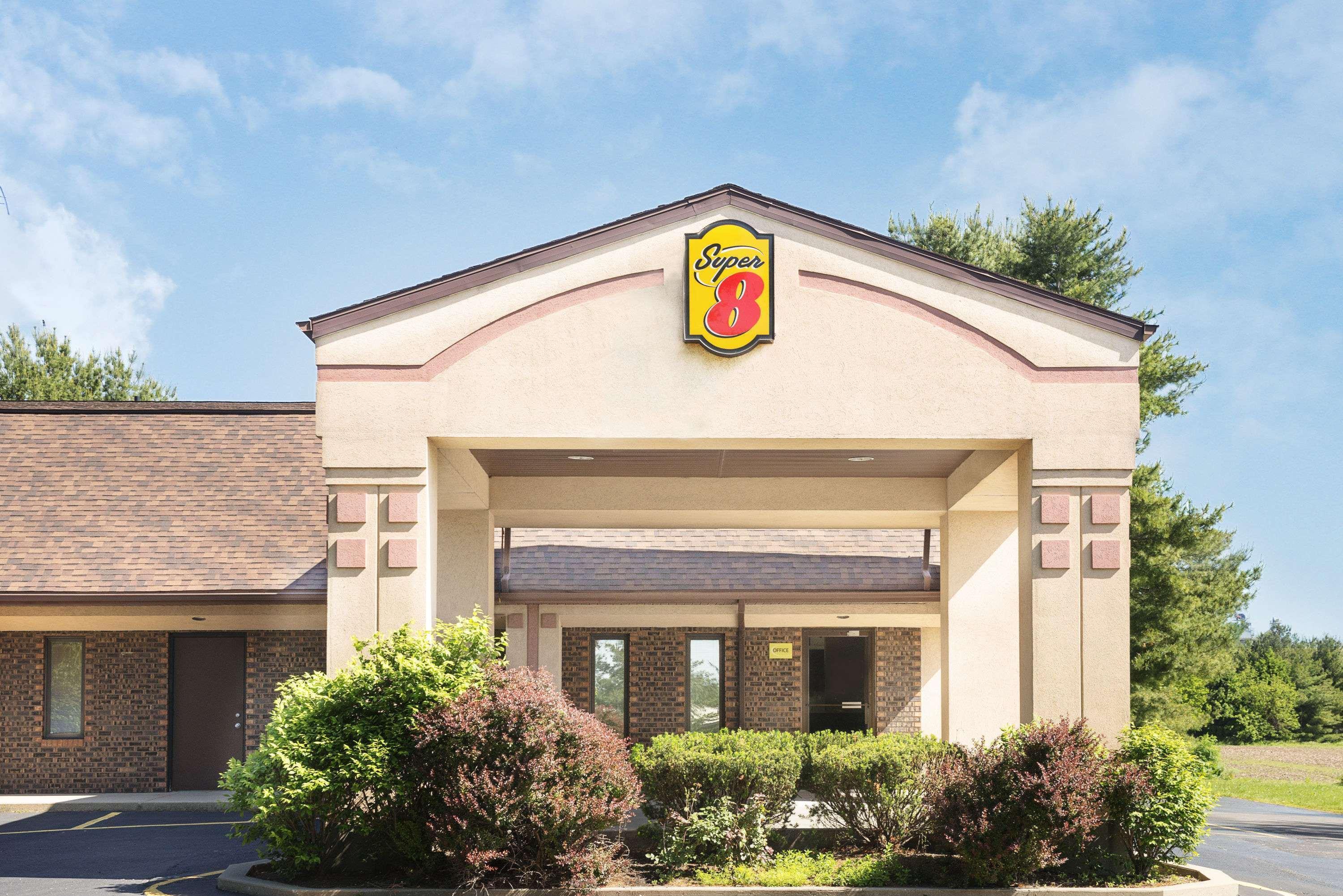 Super 8 By Wyndham Taylorville Il Bagian luar foto