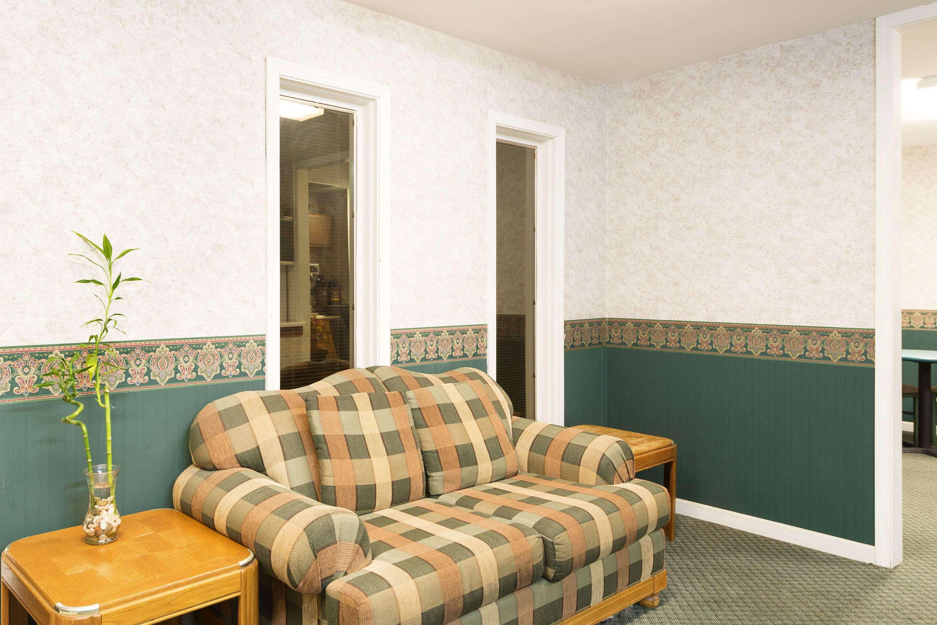 Super 8 By Wyndham Taylorville Il Bagian luar foto